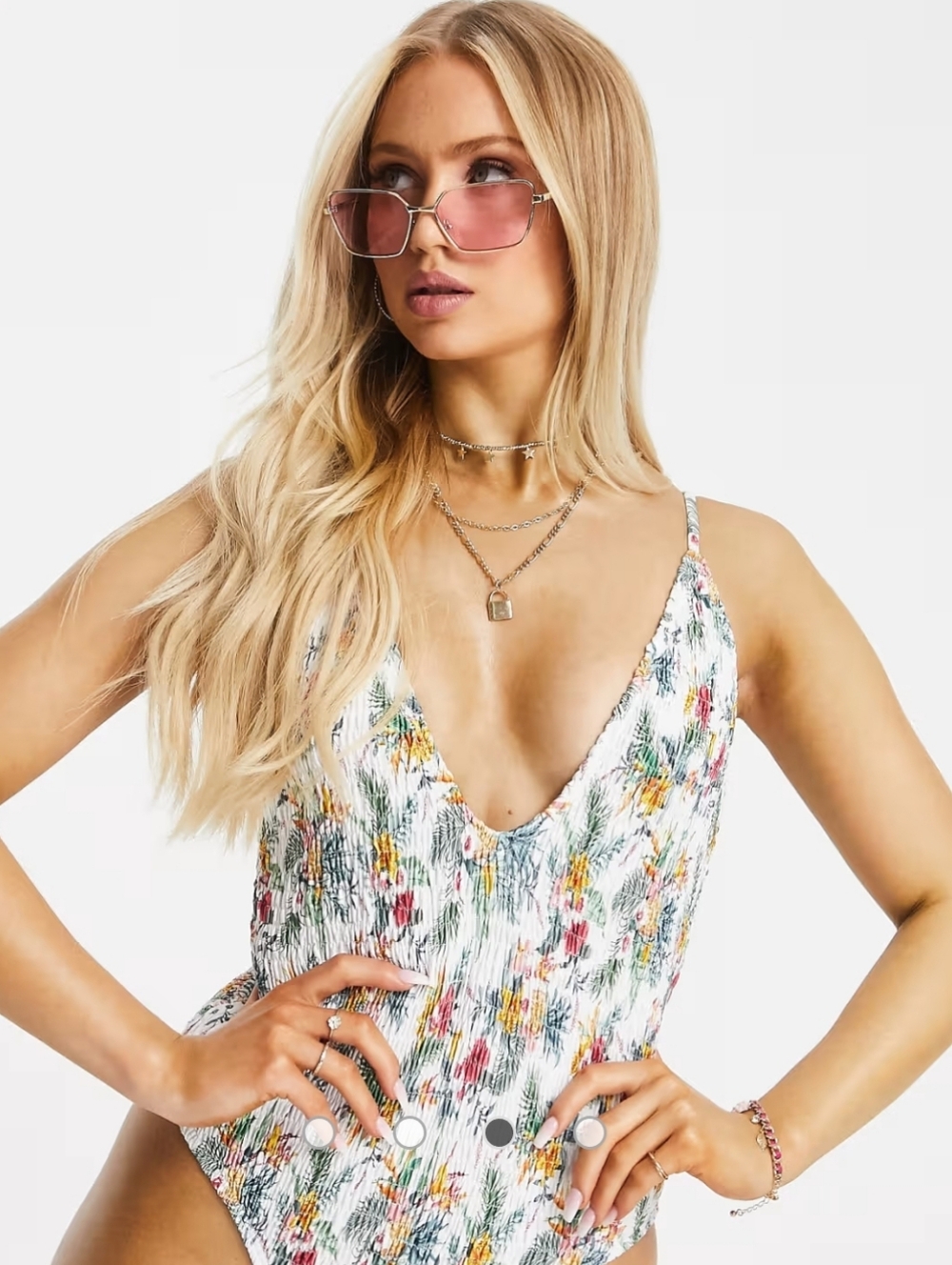 Missguided crinkle swimsuit in floral print - 6 - Picture 3 of 13